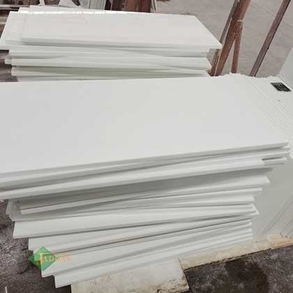 بلاط زجاجي متبلور