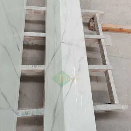 أبيض تبلور الزجاج الغرور