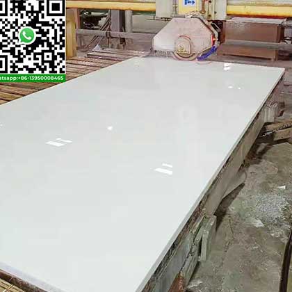 بلاط زجاجي متبلور