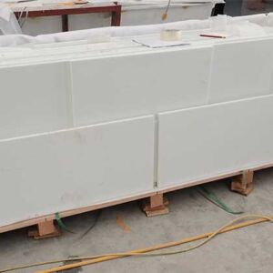 حجر زجاجي متبلور